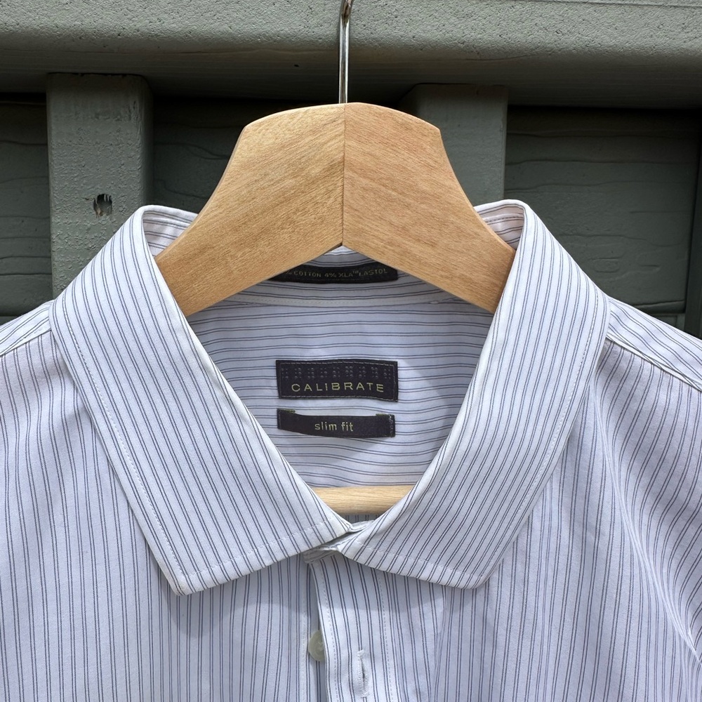 Men’s Slim Fit White Dress Shirt with Silver Stripe – Size 16 34/35